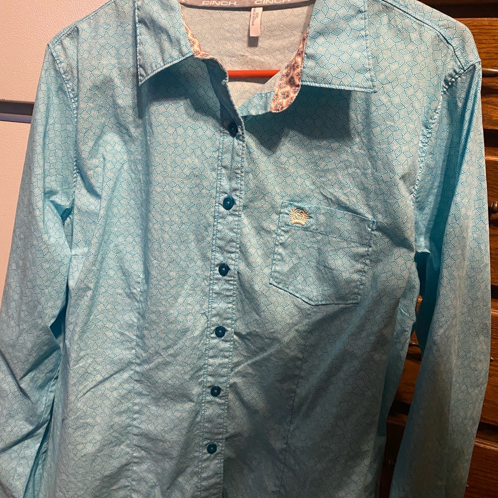 Cinch Women’s shirt. Size XXL.